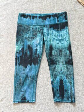 Alo Yoga Airbrush Capri Leggings L Teal Blue Abstract Cyberpunk Athleisure 4597